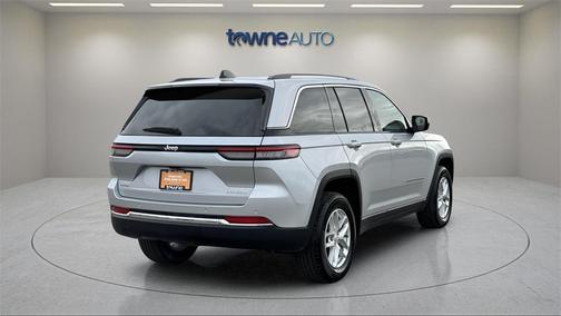 2023 Jeep Grand Cherokee Laredo