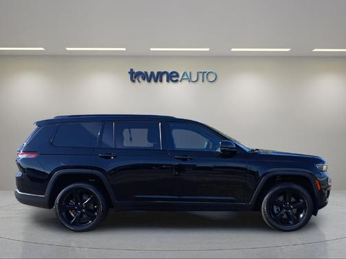 Diamond Black Crystal Pearlcoat 2023 Jeep Grand Cherokee L Altitude
