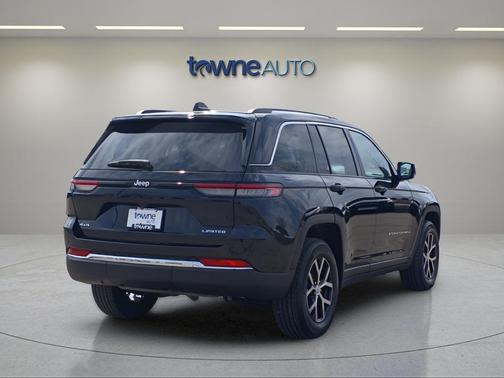 Diamond Black Crystal Pearlcoat 2023 Jeep Grand Cherokee Limited