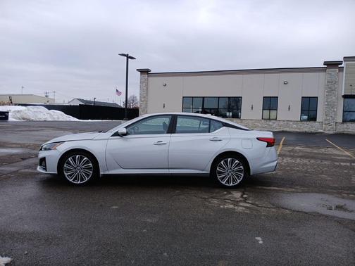 2023 Nissan Altima 2.5 SL