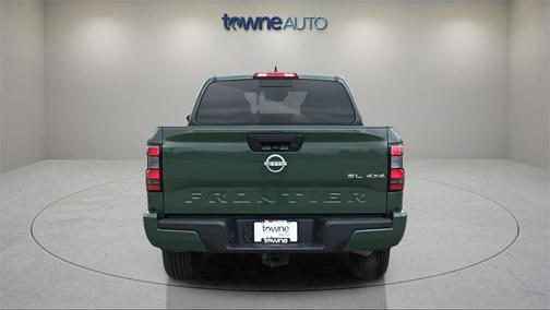 2024 Nissan Frontier SL