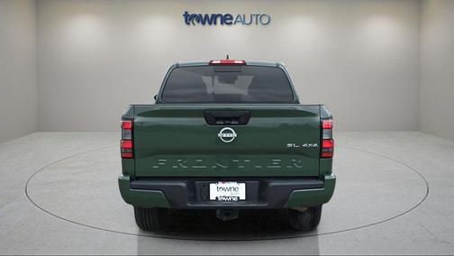 2024 Nissan Frontier SL