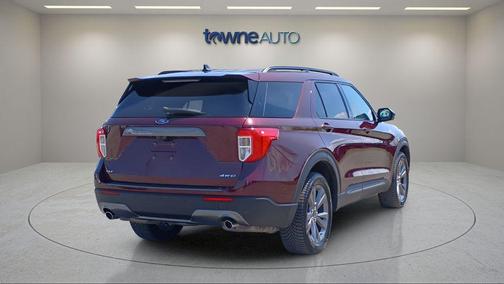 BURGUNDY VELVET MET TINT CC 2022 Ford Explorer XLT
