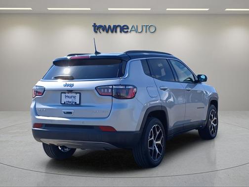 Silver Zynith Metallic Clearcoat 2024 Jeep Compass Limited