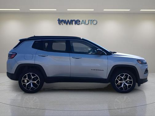 Silver Zynith Metallic Clearcoat 2024 Jeep Compass Limited