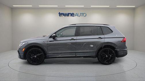 2022 Volkswagen Tiguan 2.0T SE R-Line Black 4MOTION