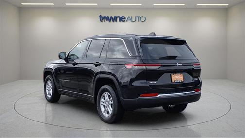 2022 Jeep Grand Cherokee Laredo