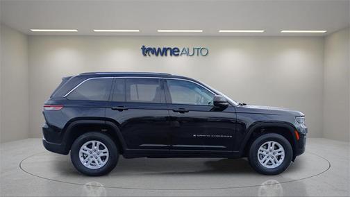 2022 Jeep Grand Cherokee Laredo