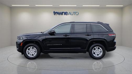 2022 Jeep Grand Cherokee Laredo