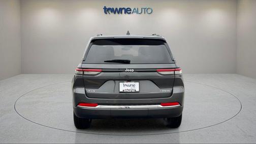 2024 Jeep Grand Cherokee Laredo