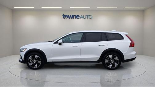 Crystal White Pearl 2025 Volvo V60 Cross Country Plus, B5 AWD Gas (mild hybrid)