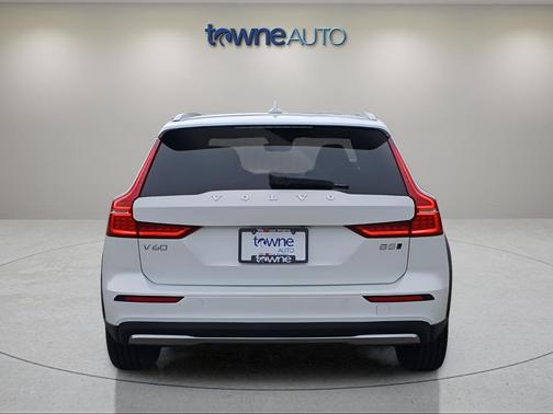 Crystal White Pearl 2025 Volvo V60 Cross Country Plus, B5 AWD Gas (mild hybrid)