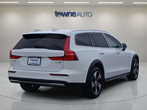 Crystal White Pearl 2025 Volvo V60 Cross Country Plus, B5 AWD Gas (mild hybrid)