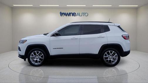 2023 Jeep Compass Latitude Lux