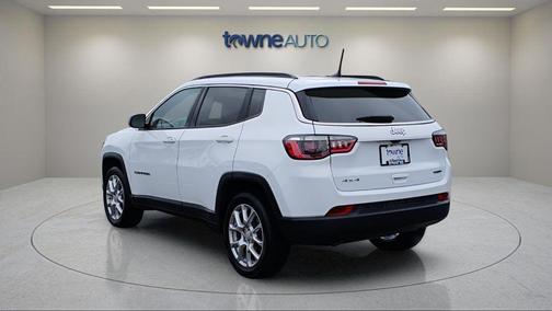 2023 Jeep Compass Latitude Lux