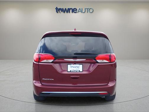 Velvet Red Pearlcoat 2020 Chrysler Pacifica Touring