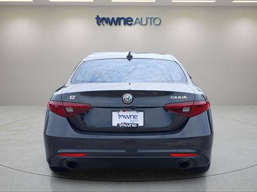 Vulcano Black Metallic 2022 Alfa Romeo Giulia Sprint