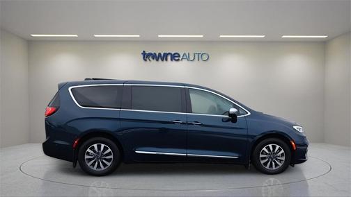 2023 Chrysler Pacifica Hybrid Limited