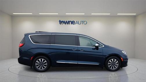 2023 Chrysler Pacifica Hybrid Limited