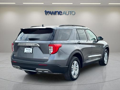 CARBONIZED GRAY METALLIC 2024 Ford Explorer XLT