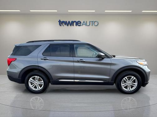 CARBONIZED GRAY METALLIC 2024 Ford Explorer XLT