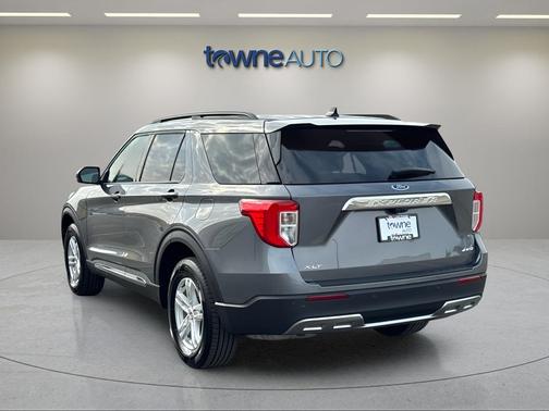CARBONIZED GRAY METALLIC 2024 Ford Explorer XLT