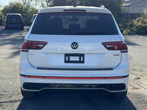 2023 Volkswagen Tiguan 2.0T SE R-Line Black 4MOTION