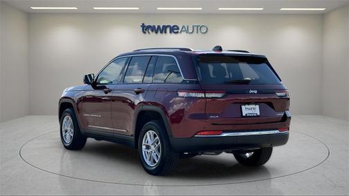 2024 Jeep Grand Cherokee Laredo