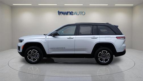 2022 Jeep Grand Cherokee 4xe Trailhawk