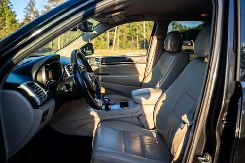 Photo 2 of 25 of 2014 Jeep Grand Cherokee Limited