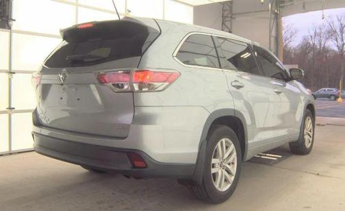 2016 Toyota Highlander LE