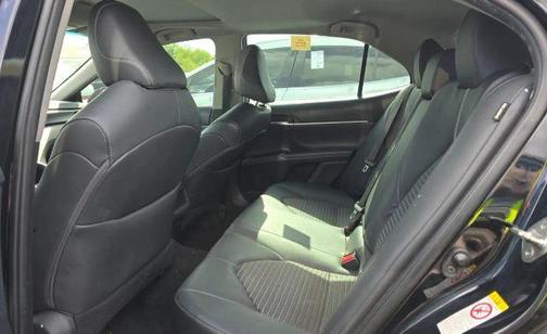 Black 2018 Toyota Camry SE
