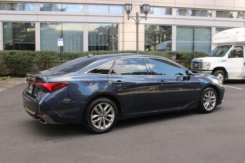 2019 Toyota Avalon XLE