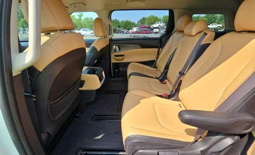 2022 Kia Carnival LX
