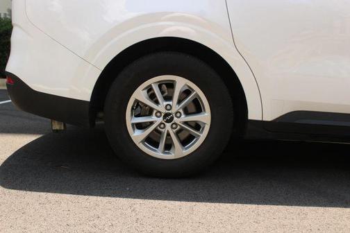 2022 Kia Carnival LX