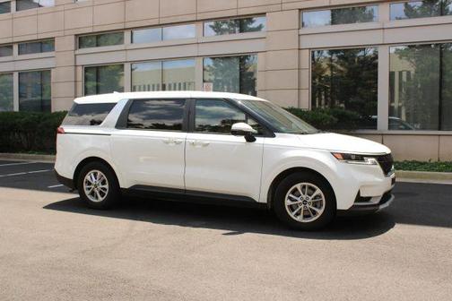 2022 Kia Carnival LX
