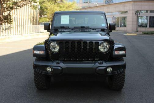 2022 Jeep Gladiator Sport