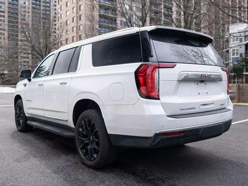 2022 GMC Yukon XL SLT