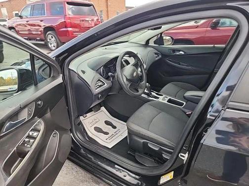 2018 Chevrolet Cruze LS