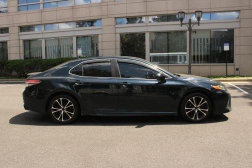 Blue 2019 Toyota Camry SE