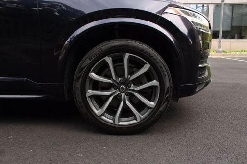 2019 Volvo XC90 T6 Momentum