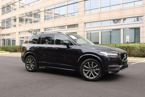2019 Volvo XC90 T6 Momentum