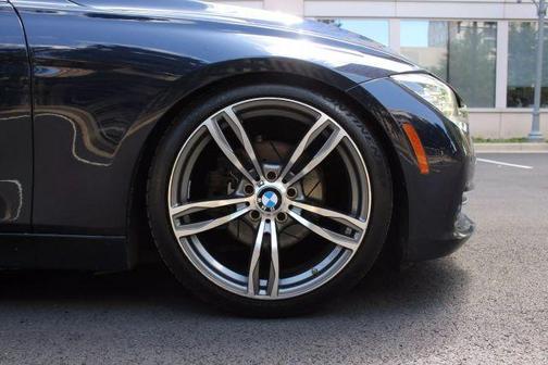 2017 BMW 330 i xDrive