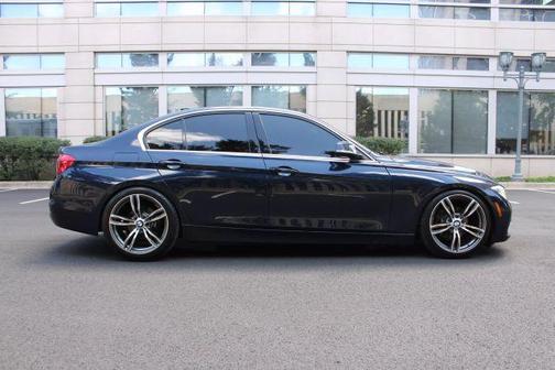 2017 BMW 330 i xDrive