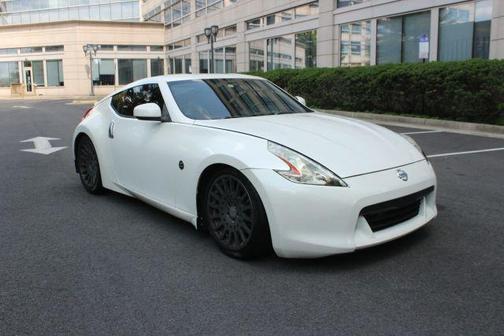 Pearl White 2011 Nissan 370Z Base