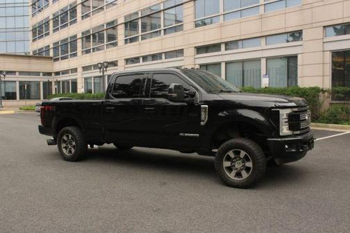 Black 2017 Ford F-250 Lariat