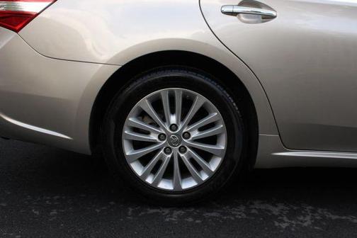 Gold 2013 Toyota Avalon Hybrid XLE Touring