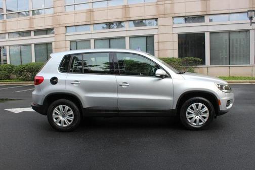 Reflex Silver Metallic 2017 Volkswagen Tiguan Limited 2.0T S