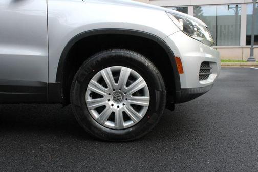 Reflex Silver Metallic 2017 Volkswagen Tiguan Limited 2.0T S