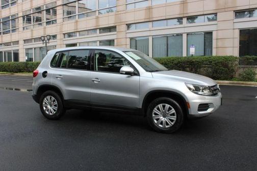 Reflex Silver Metallic 2017 Volkswagen Tiguan Limited 2.0T S